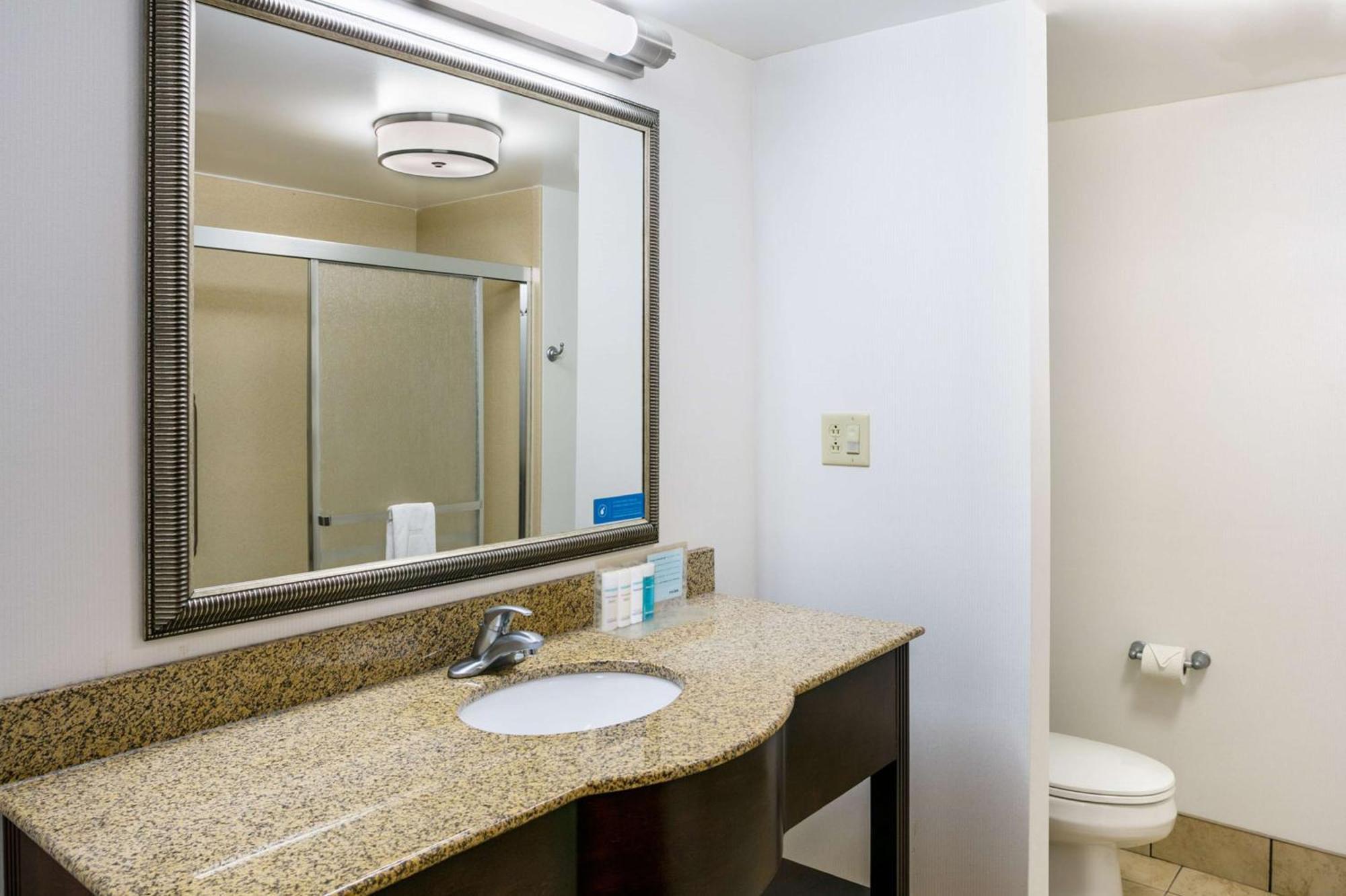Hampton Inn & Suites Toledo-Perrysburg Rossford Exterior foto