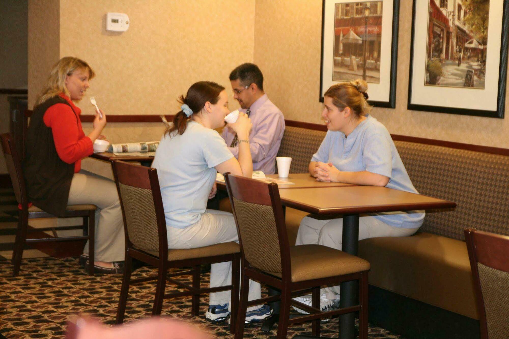 Hampton Inn & Suites Toledo-Perrysburg Rossford Restaurante foto